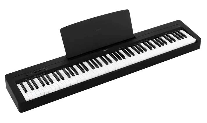 Yamaha P-145 B BT, schuin van boven, foto 2
