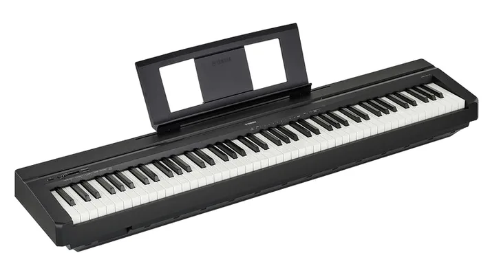 Yamaha P-45 B, vooraanzicht, foto 2