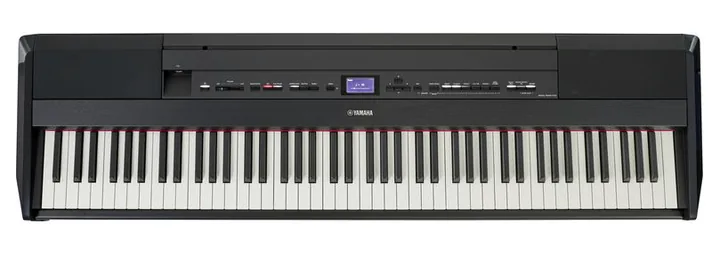 Yamaha P-525 B, achterzijde met aansluitingen, foto 4