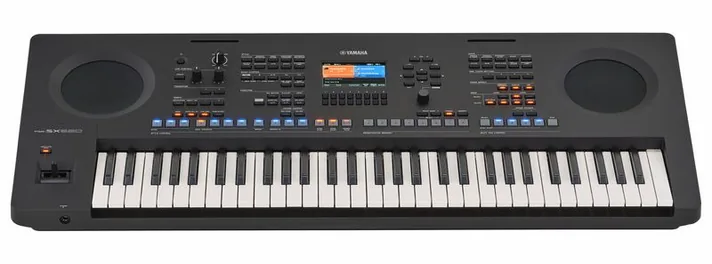Yamaha PSR-SX620, vooraanzicht, foto 2